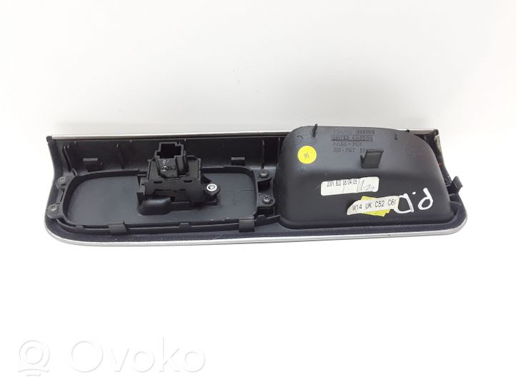 Volvo V50 Support bouton lève vitre porte avant 30658448