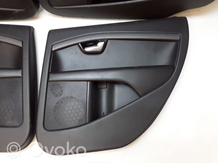 Volvo V70 Set di rivestimento del pannello della portiera 39883480