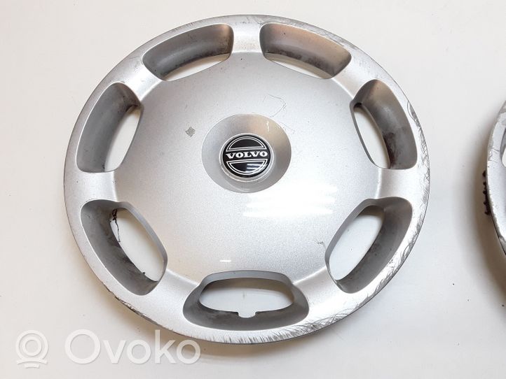 Volvo V70 R15 wheel hub/cap/trim 