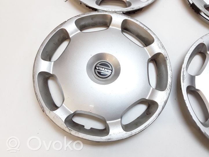 Volvo V70 R15 wheel hub/cap/trim 