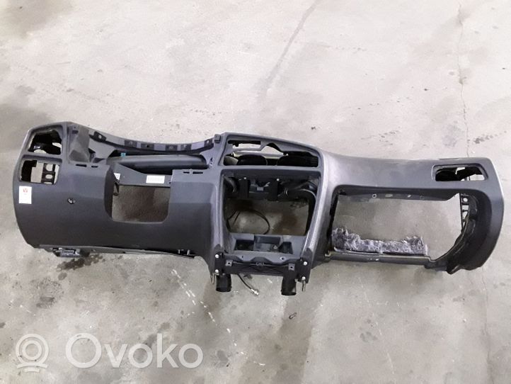 Volvo V70 Panelė 