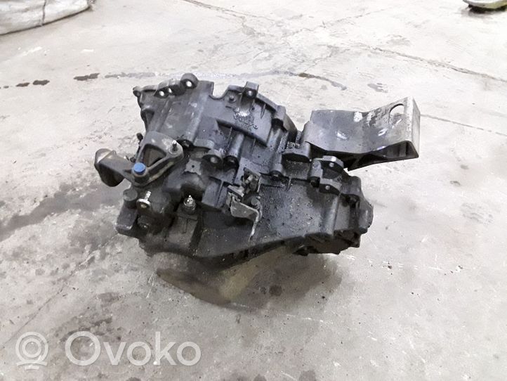 Volvo S60 Mechaninė 6 pavarų dėžė 