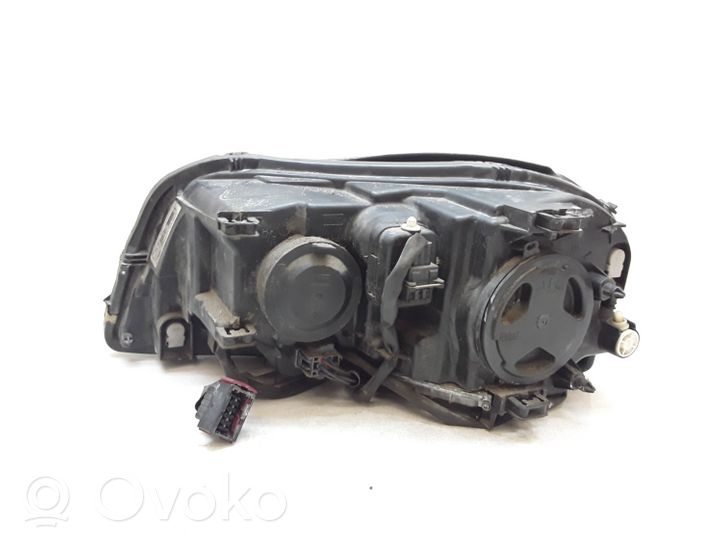 Volvo XC90 Lampa przednia 30764400