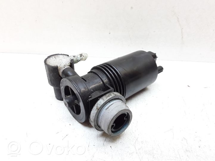 Volvo V40 Pompe de lave-glace de pare-brise 140826C