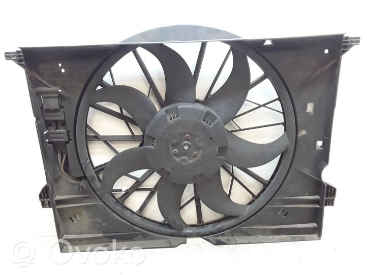 Mercedes-Benz E W211 Ventilatore di raffreddamento elettrico del radiatore A2115001693