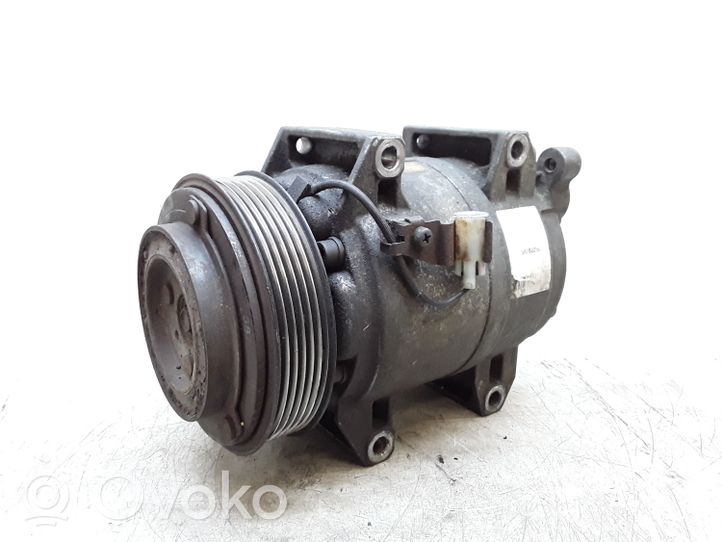 Volvo V70 Ilmastointilaitteen kompressorin pumppu (A/C) 8708581