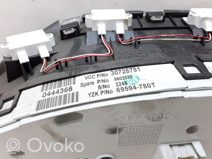 Volvo XC70 Speedometer (instrument cluster) 30728791