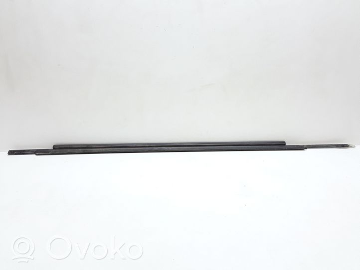 Volvo XC90 Moulures des vitres de la porte avant 30753851