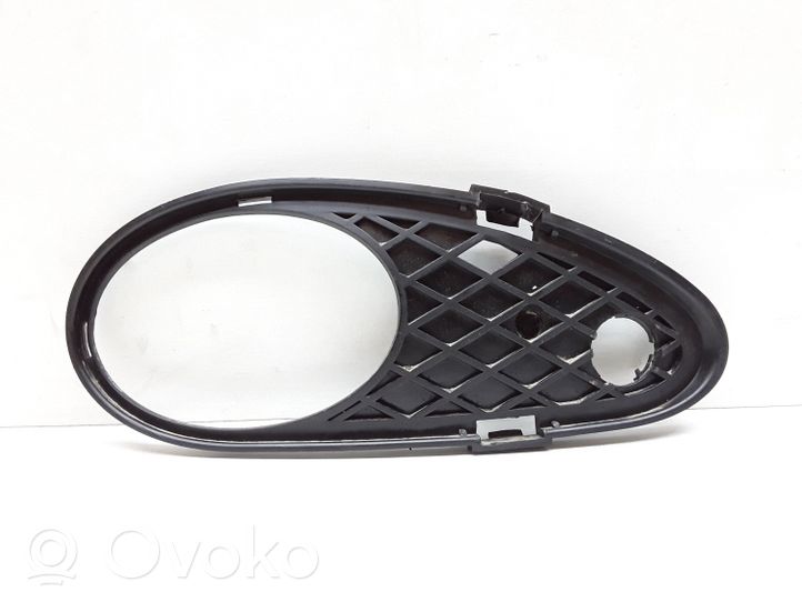 Mercedes-Benz C W203 Grille antibrouillard avant A2038850623