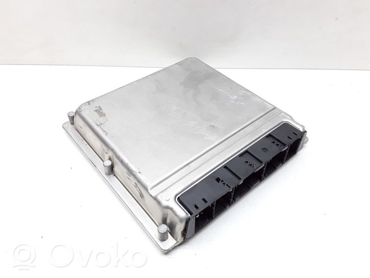 Mercedes-Benz C W203 Variklio valdymo blokas A6111537479