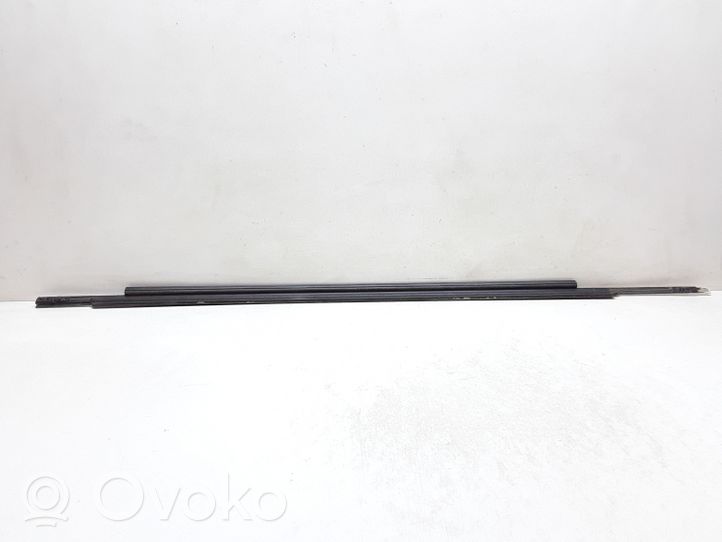 Volvo XC90 Moulures des vitres de la porte avant 30661284