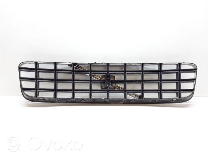 Volvo XC90 Maskownica / Grill / Atrapa górna chłodnicy 8620641