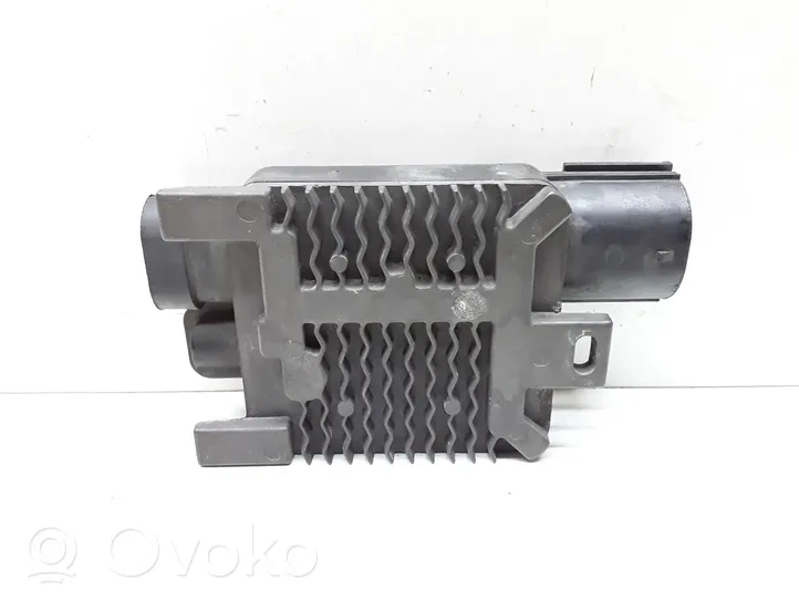 Volvo S60 Coolant fan relay 940009301