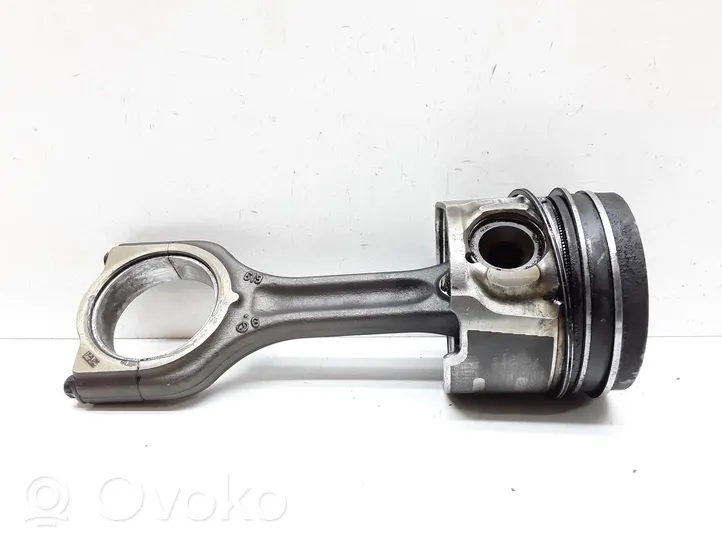 Volvo V60 Piston with connecting rod 