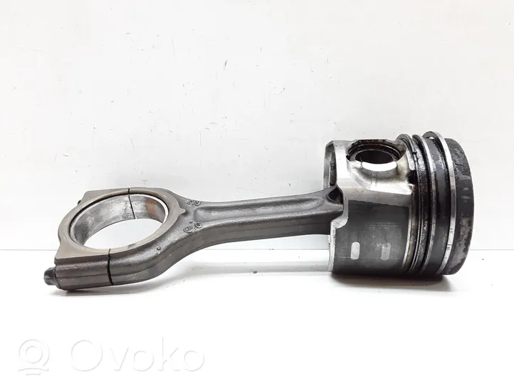 Volvo V60 Piston with connecting rod 