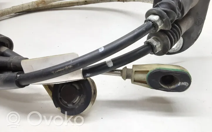 Volvo V70 Gear shift cable linkage 31302106