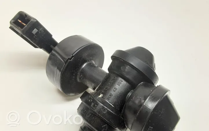 Volvo XC90 Vacuum valve 30645383