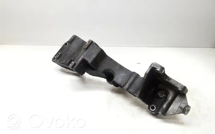 Volvo S70  V70  V70 XC Support de générateur / alternateur 9180698