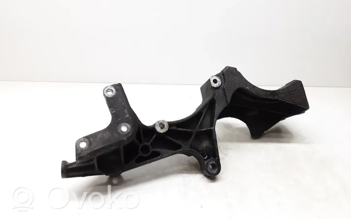 Volvo S70  V70  V70 XC Support de générateur / alternateur 9180698