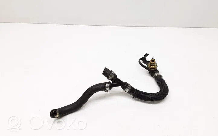 Volvo V60 Fuel line pipe 