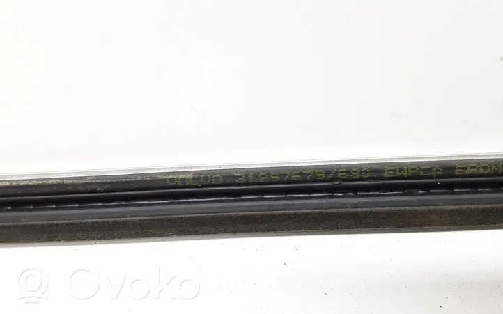 Volvo XC60 Rivestimento modanatura del vetro della portiera anteriore 31297679