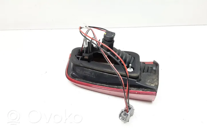 Volvo S60 Lampy tylnej klapy bagażnika 30796272