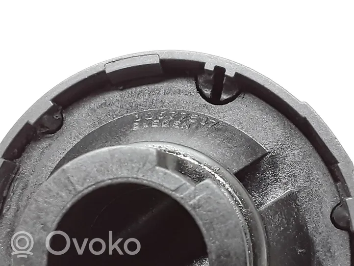 Volvo V70 Tappo carico dell’olio 30677517