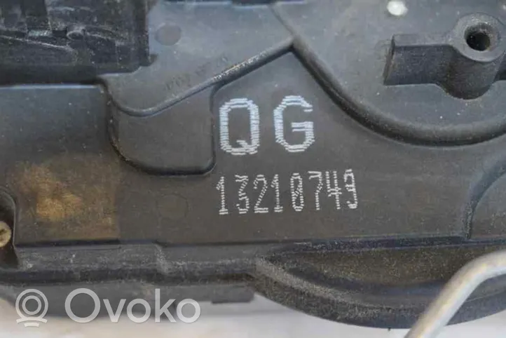 Opel Astra H Zamek drzwi przednich 13210749