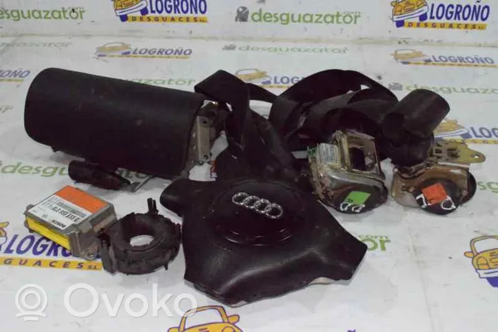 Audi A3 S3 8P Oro pagalvių komplektas su panele 8L0880201C