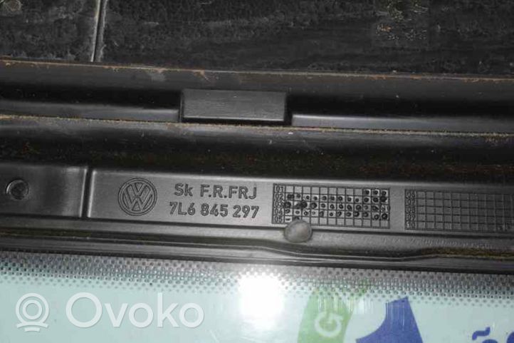 Volkswagen Touareg I Rear vent window glass 7L6845297AH