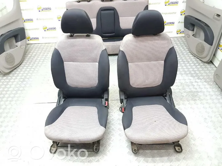 Mitsubishi L200 Комплект сидений 