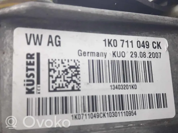 Volkswagen Scirocco Lewarek zmiany biegów / górny 1K0711050A