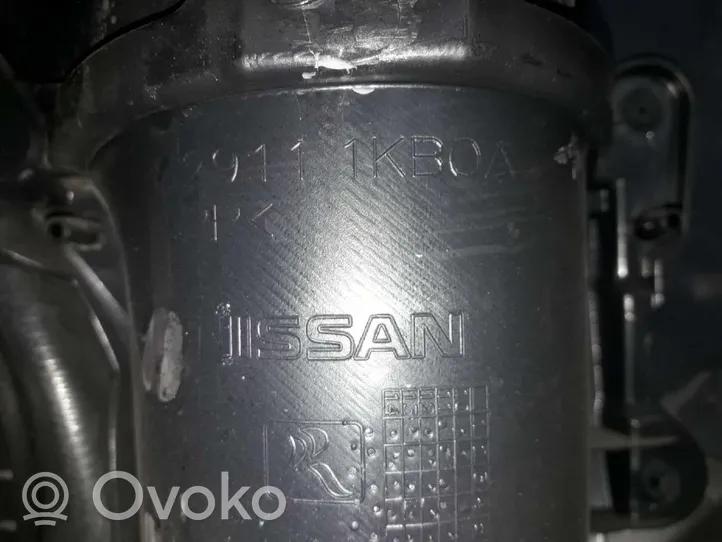 Nissan Juke I F15 Takaoven verhoilu 829011KK0A