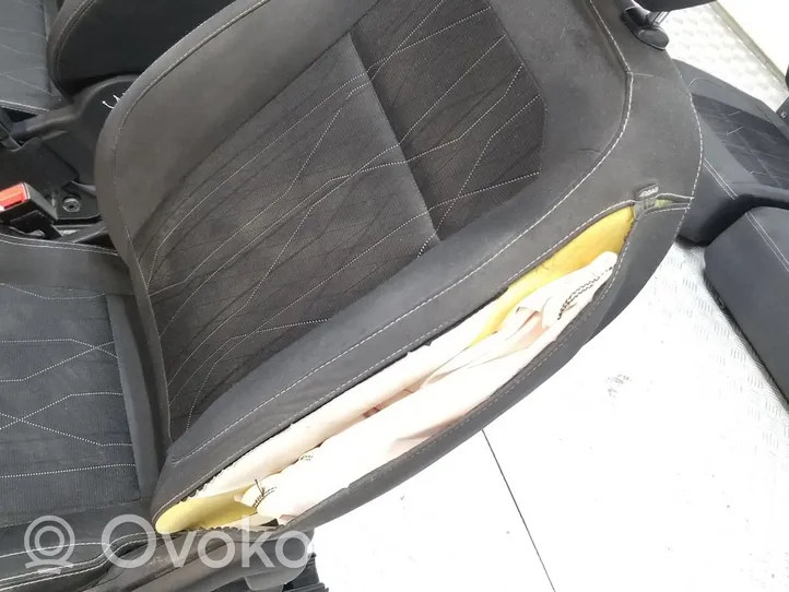 Ford Ecosport Seat set 