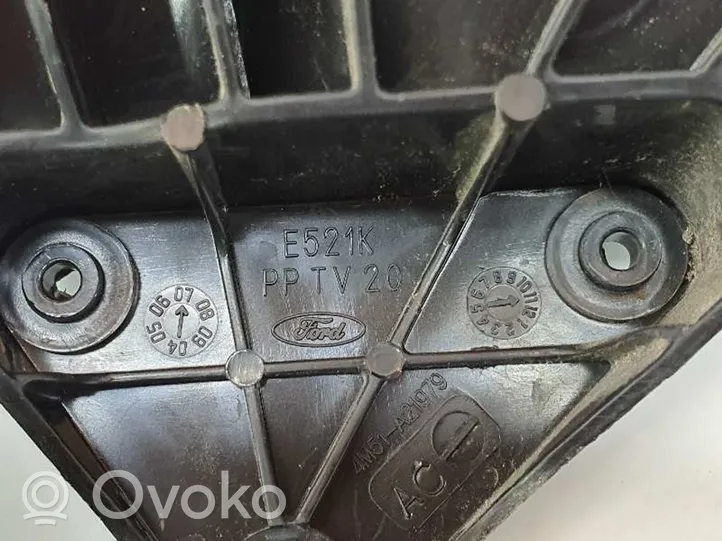 Ford Focus Zamek drzwi przednich 4896707