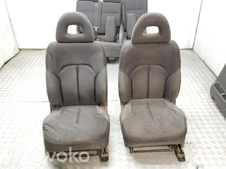 Mitsubishi Montero Fotele / Kanapa / Komplet 