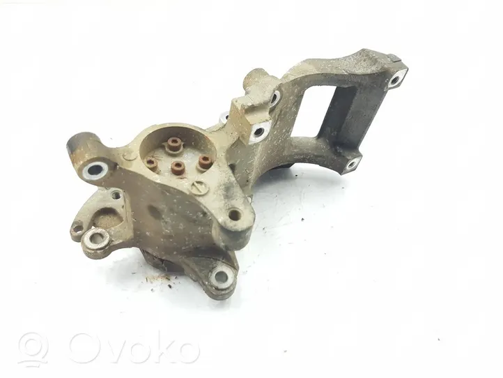 Toyota Land Cruiser (J120) Support de générateur / alternateur 1662030010