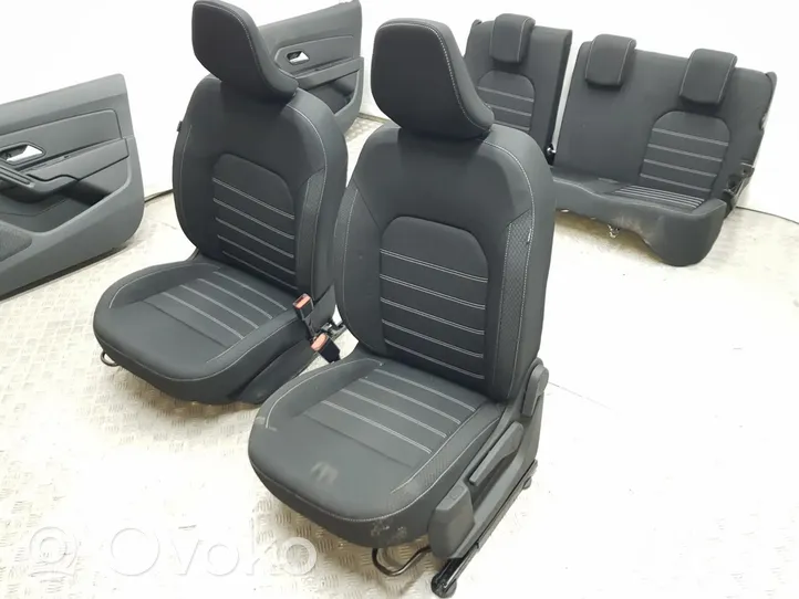 Dacia Duster Комплект сидений 