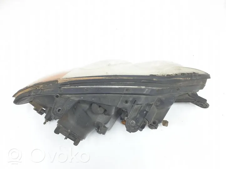 Hyundai Coupe Lampa przednia 921012C020