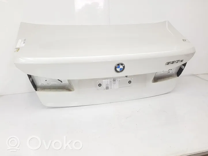 BMW M5 Takaluukun/tavaratilan kansi 41007440695