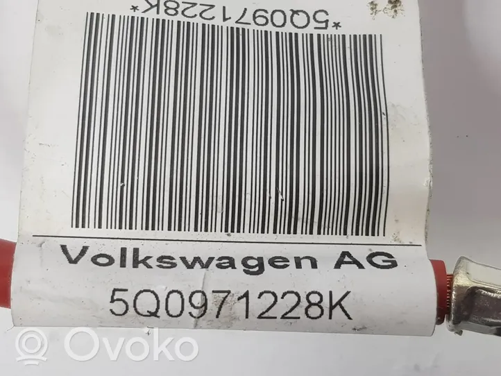 Volkswagen Golf VII Pluskaapeli (akku) 5Q0971228K