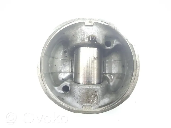 Mitsubishi L200 Piston avec bielle 1110C313