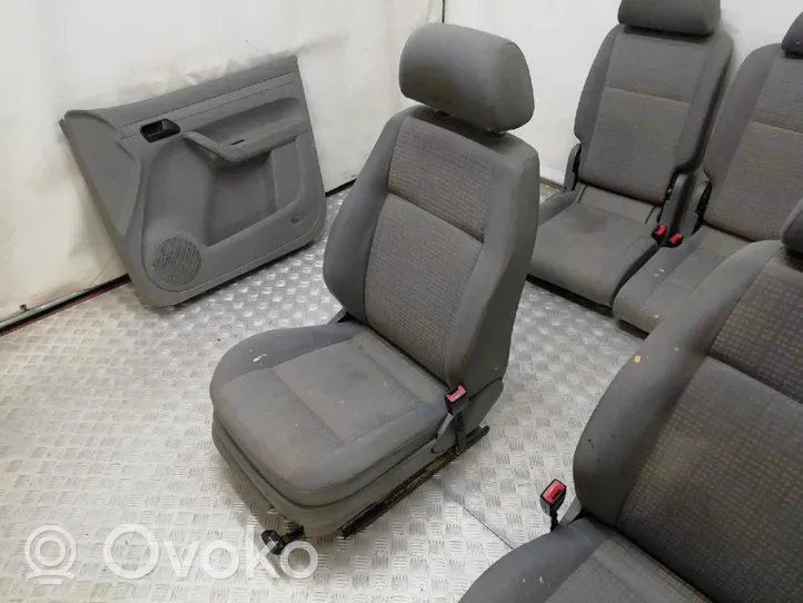 Volkswagen Caddy Sėdynių komplektas 