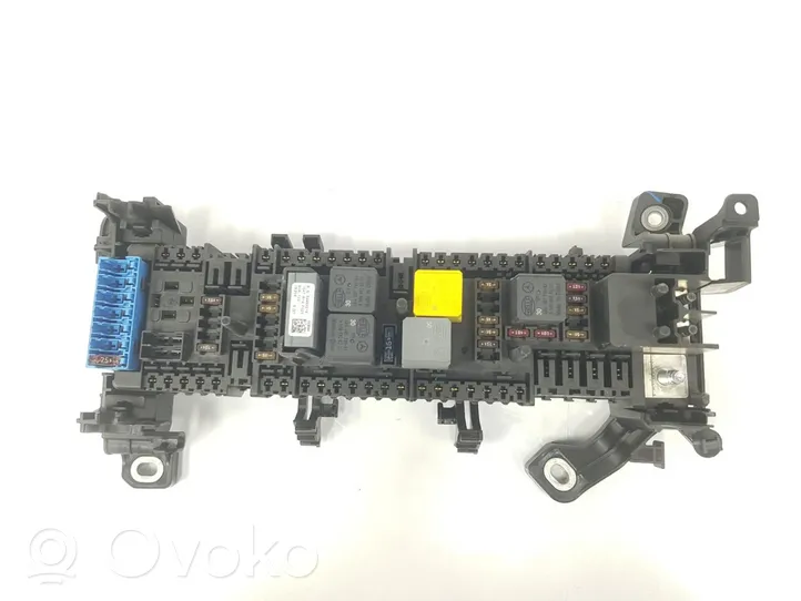 Mercedes-Benz B W246 W242 Module de fusibles A2465402714