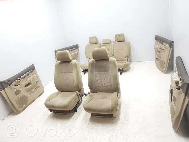 Toyota Land Cruiser (J120) Set sedili 