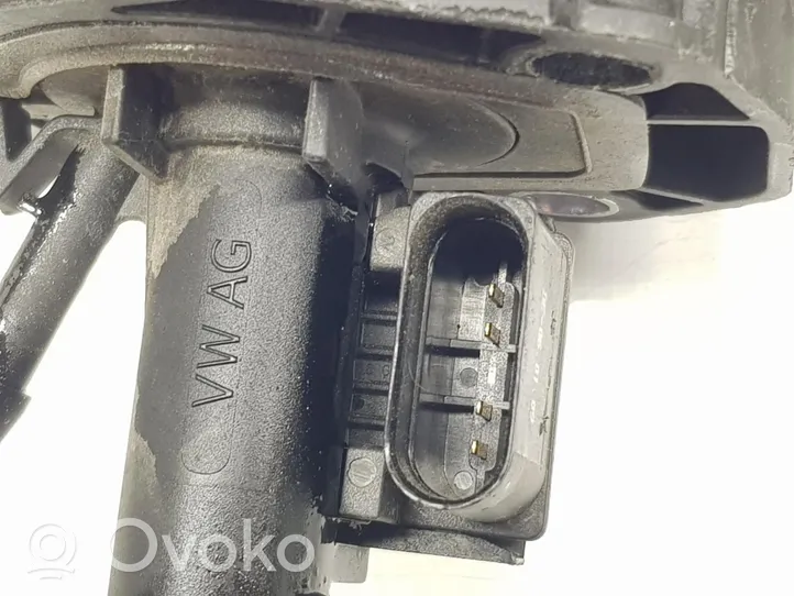 Volkswagen Scirocco Clutch pedal 1K1721321D