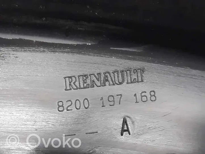 Renault Master II Garniture pour voûte de roue avant 8200197168