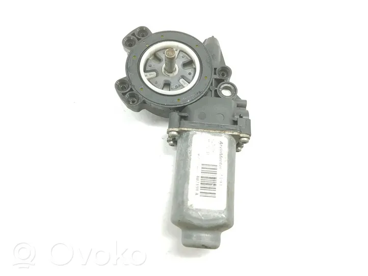 Nissan Qashqai Moteur de lève-vitre de porte arrière 82701EY10A