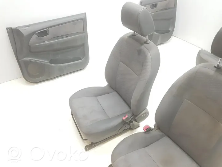 Toyota Hilux (AN10, AN20, AN30) Kit siège 