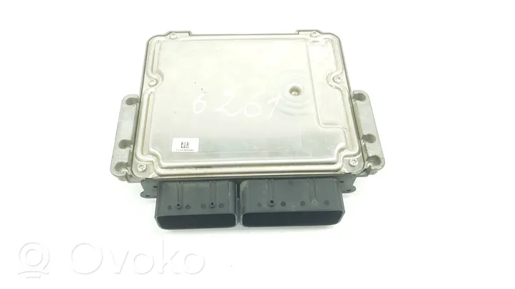 Peugeot Traveller Sterownik / Moduł ECU 9825318180